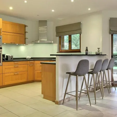 Spacious With Large Garden 4 Min Walk Cable Car Daire Champéry