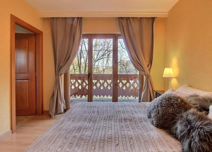 شقة Spacious With Large Garden 4 Min Walk Cable Car تشامبري