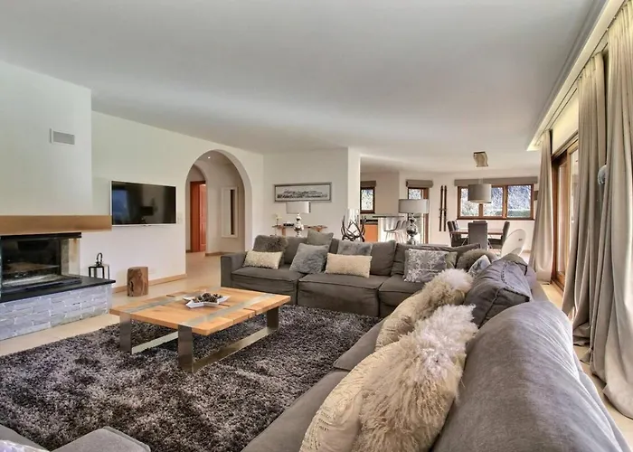 Апартаменты Spacious With Large Garden 4 Min Walk Cable Car Шампери