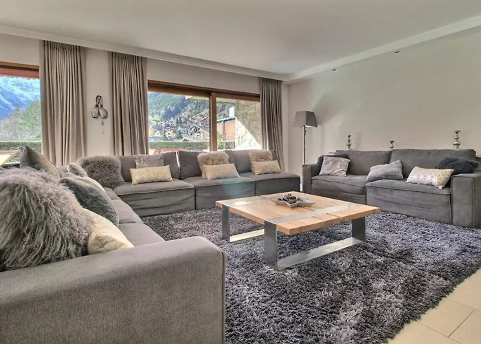 Апартаменты Spacious With Large Garden 4 Min Walk Cable Car *